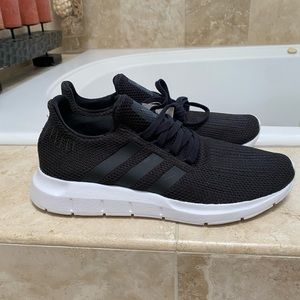 ADIDAS Tennis Shoes